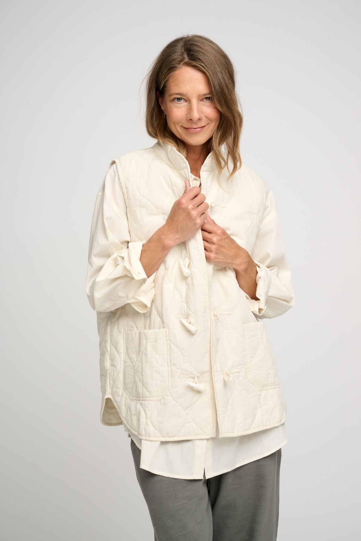 meadow vest poplin ⏐ Shop vests online ⏐ moshi moshi mind