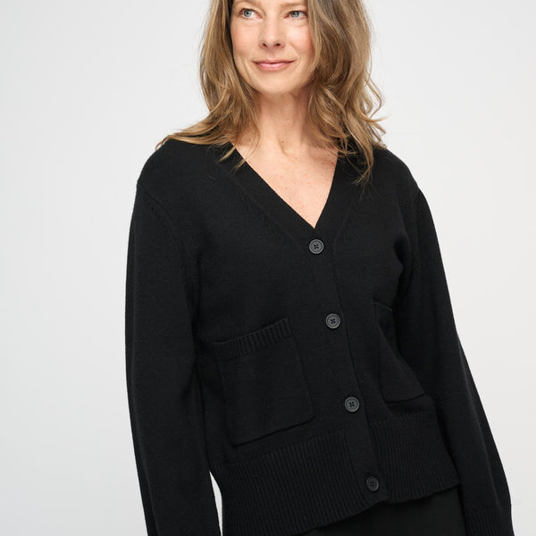 forest_cardi_black_hali_pants_