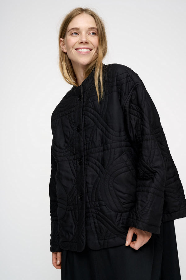 Leah Silky Black 1055 LOW