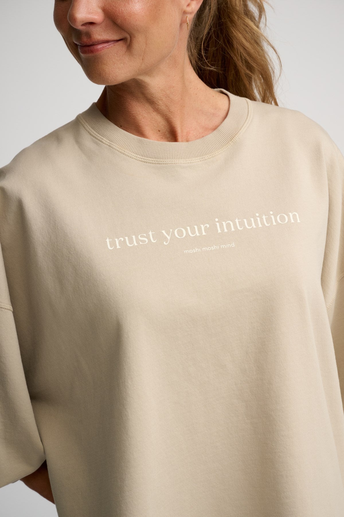 ★MAINBOOTH★Soft Petal Sweatshirt(CREAM)★正規品/直送料込 MUSINSA公式 | MAINBOOTH Sweety Sweatshirt (CREAM)