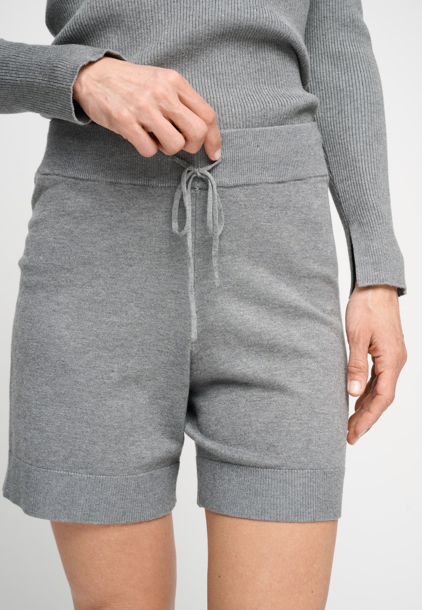 soft_shorts_grey_1186_low_1400