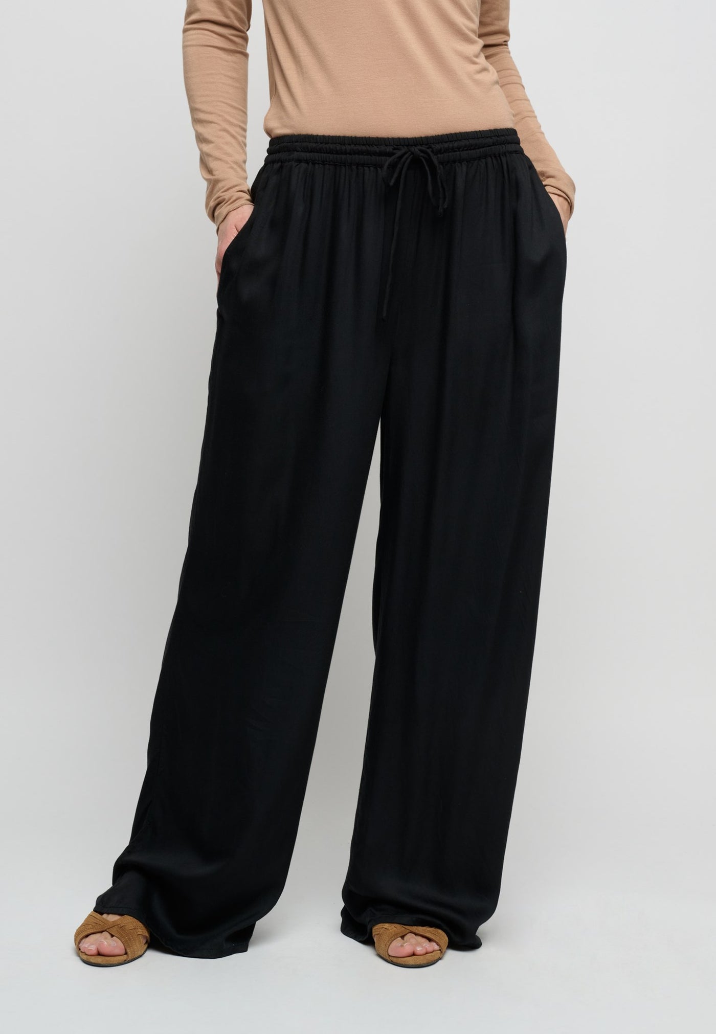 sea_pants_black_546_1400x.jpg?