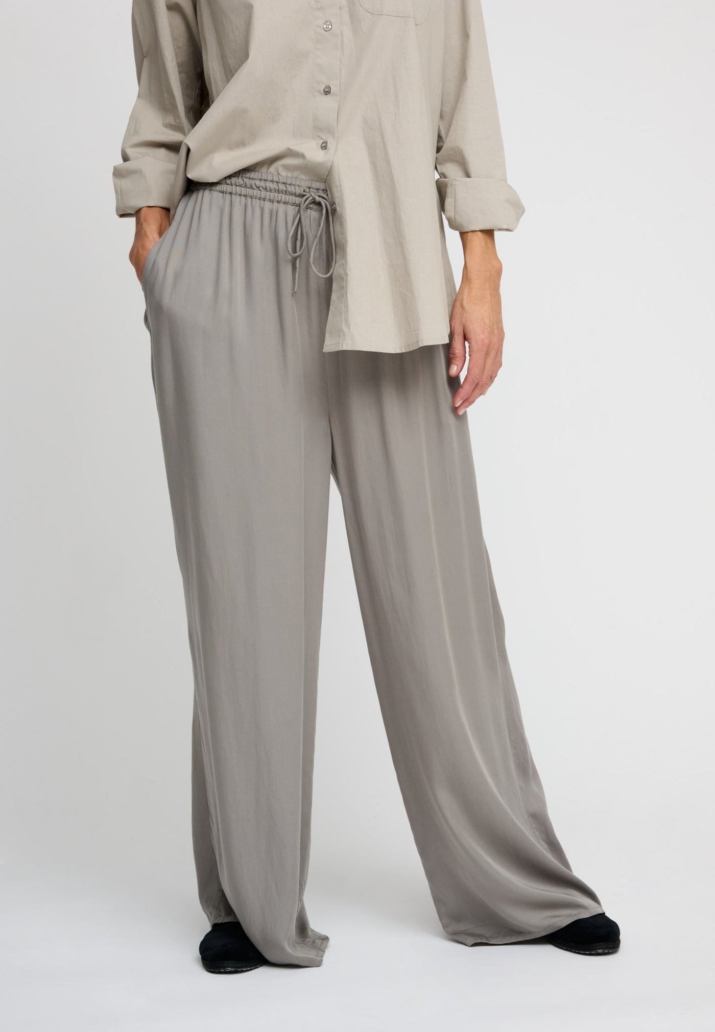 sea_pants_sea_gray_gaia_shirt_