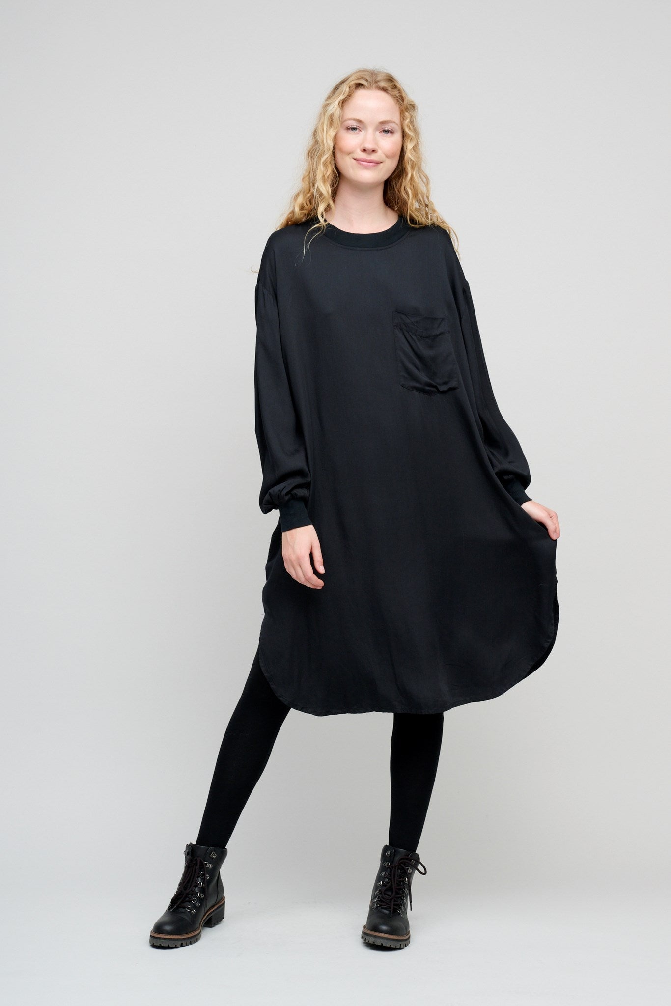 treasure dress silky